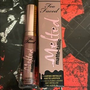 Too faced matte-Tallic